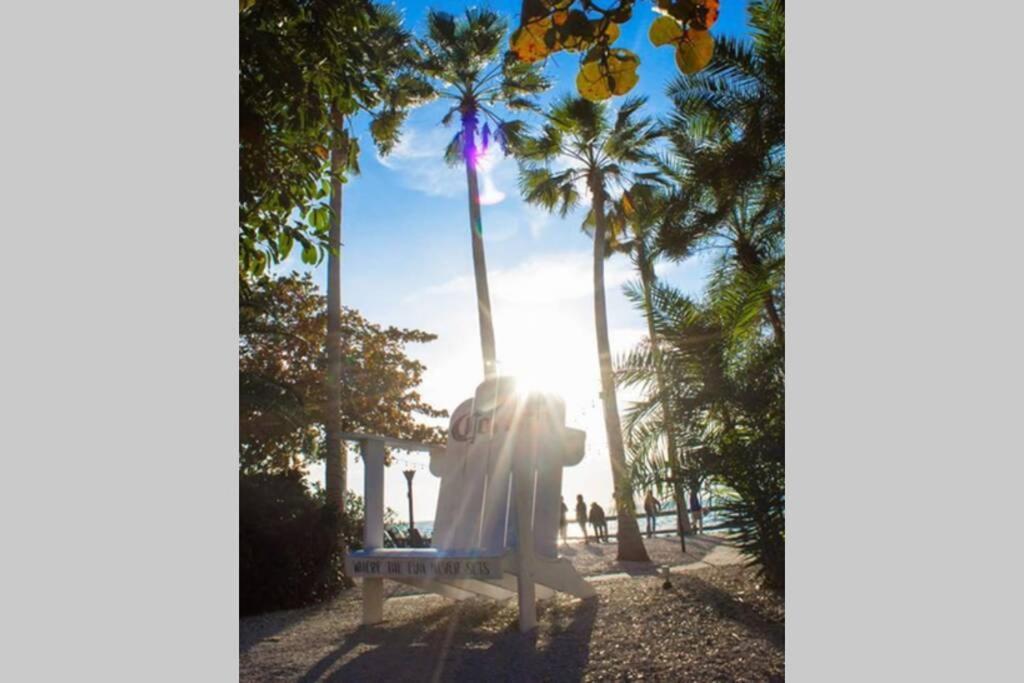 Sea Spray, Studio 114, Beach Steps Away! Pool+Wifi Ruskin Exteriér fotografie